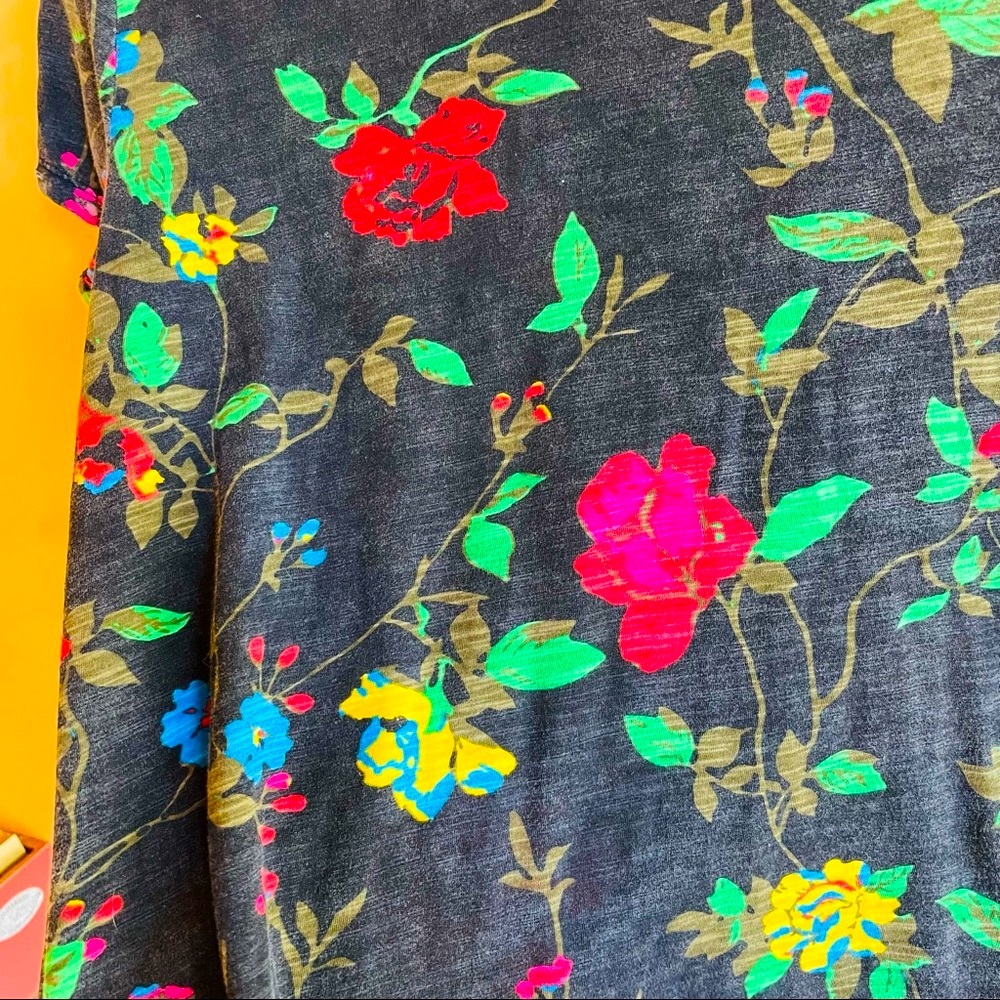 Pam and Gela Distressed Black Shortsleeved
Floral T shirt with bright flowers - Picture 7 of 8